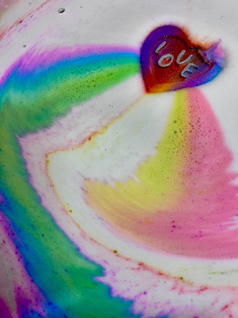 Groovy Love Bath Bomb